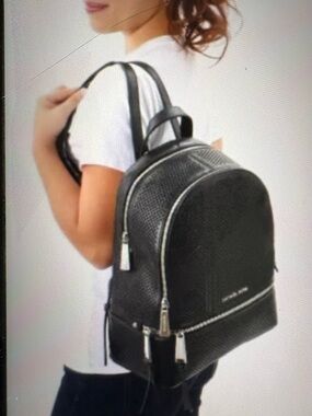 🖤🖤MICHAEL KORS RHEA MEDIUM PERFORATED BLACK LEATHER BACKPACK!🖤🖤